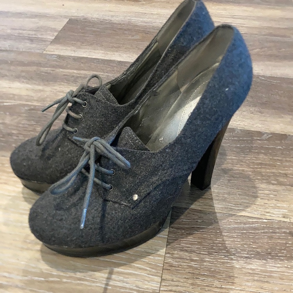 Guess platform wool shoe